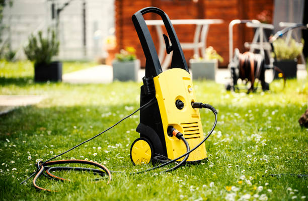 Best Pool Deck Cleaning  in Throop, PA